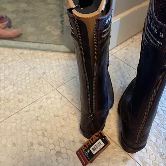 Ariat size 7 B - Picture 5 of 7